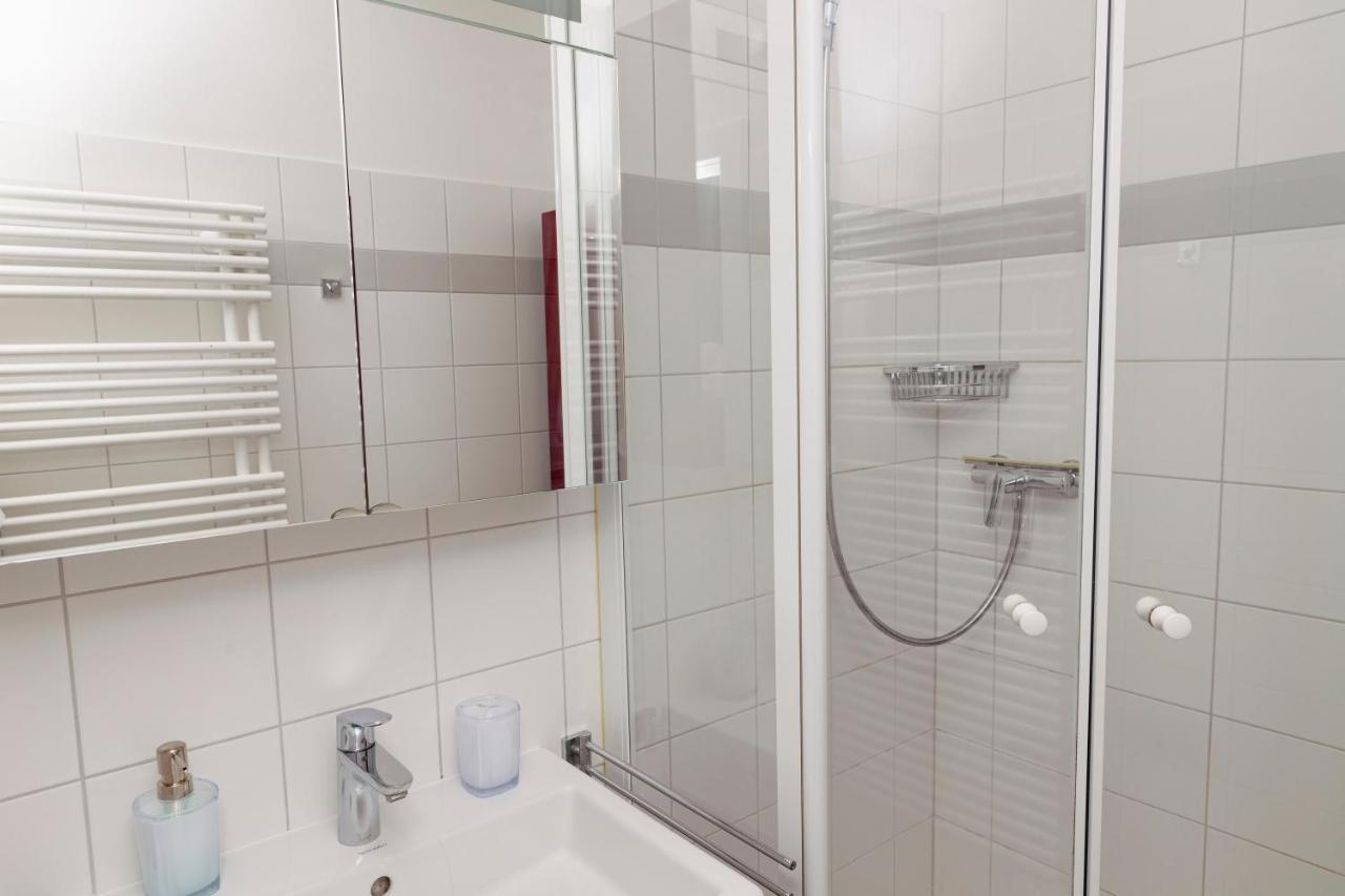 Beautiful 2-Bedroom Apartment Near Schoenbrunn Wenen Buitenkant foto