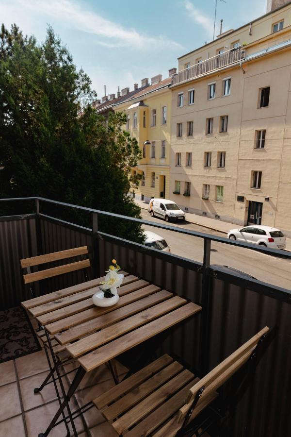 Beautiful 2-Bedroom Apartment Near Schoenbrunn Wenen Buitenkant foto