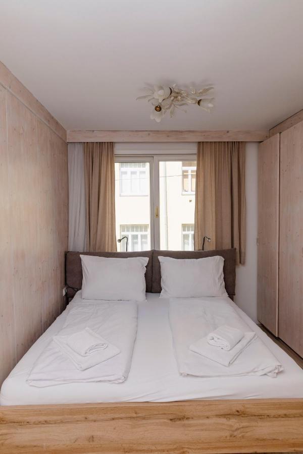 Beautiful 2-Bedroom Apartment Near Schoenbrunn Wenen Buitenkant foto