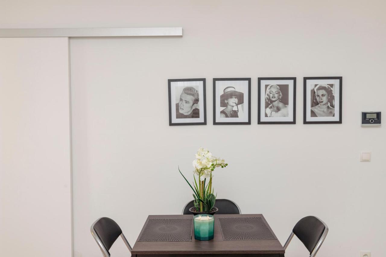 Beautiful 2-Bedroom Apartment Near Schoenbrunn Wenen Buitenkant foto
