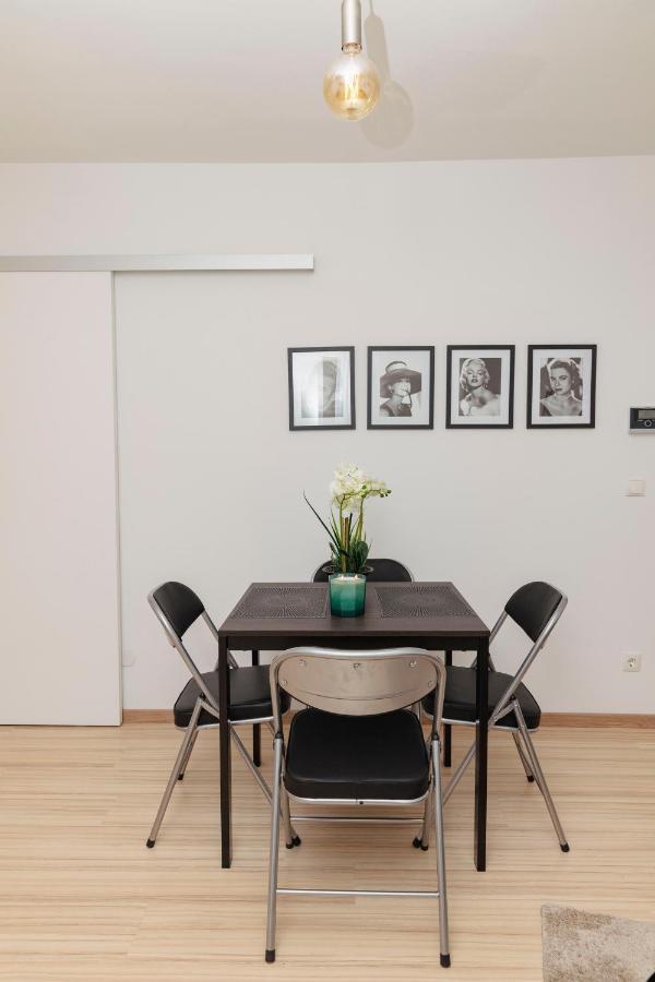 Beautiful 2-Bedroom Apartment Near Schoenbrunn Wenen Buitenkant foto