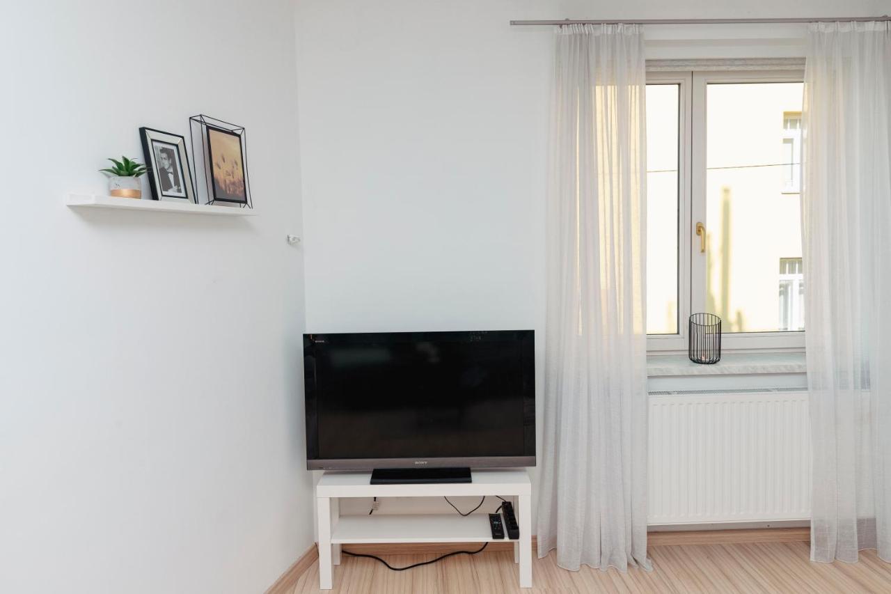 Beautiful 2-Bedroom Apartment Near Schoenbrunn Wenen Buitenkant foto